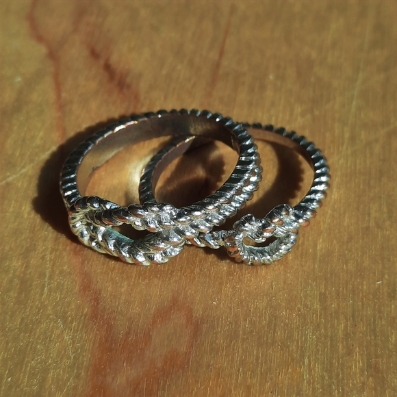 Pair of "braided rope" metal rings - Picture 1 of 3